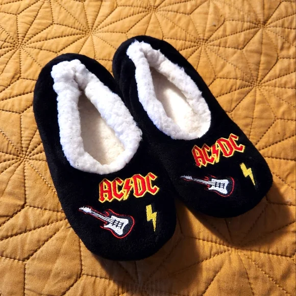 AC/DC slippers - Picture 1 of 3